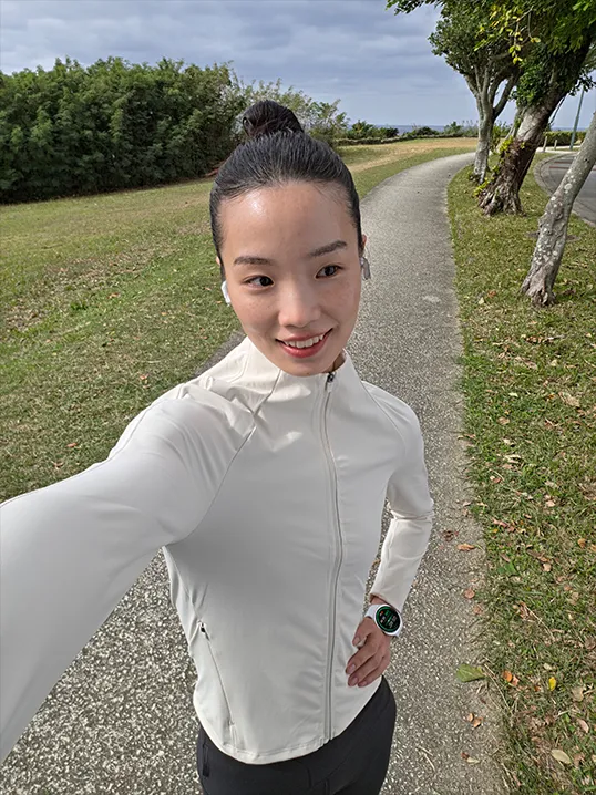 Chất lượng ảnh selfie camera trước trên S26+ được đánh giá cao với độ trung thực màu và sự cân bằng